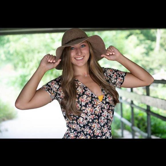 Meet your Posher, Payton - Picture 1 of 1